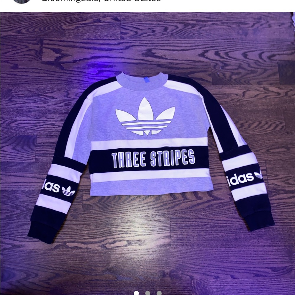 Addis’s long sleeve crop top